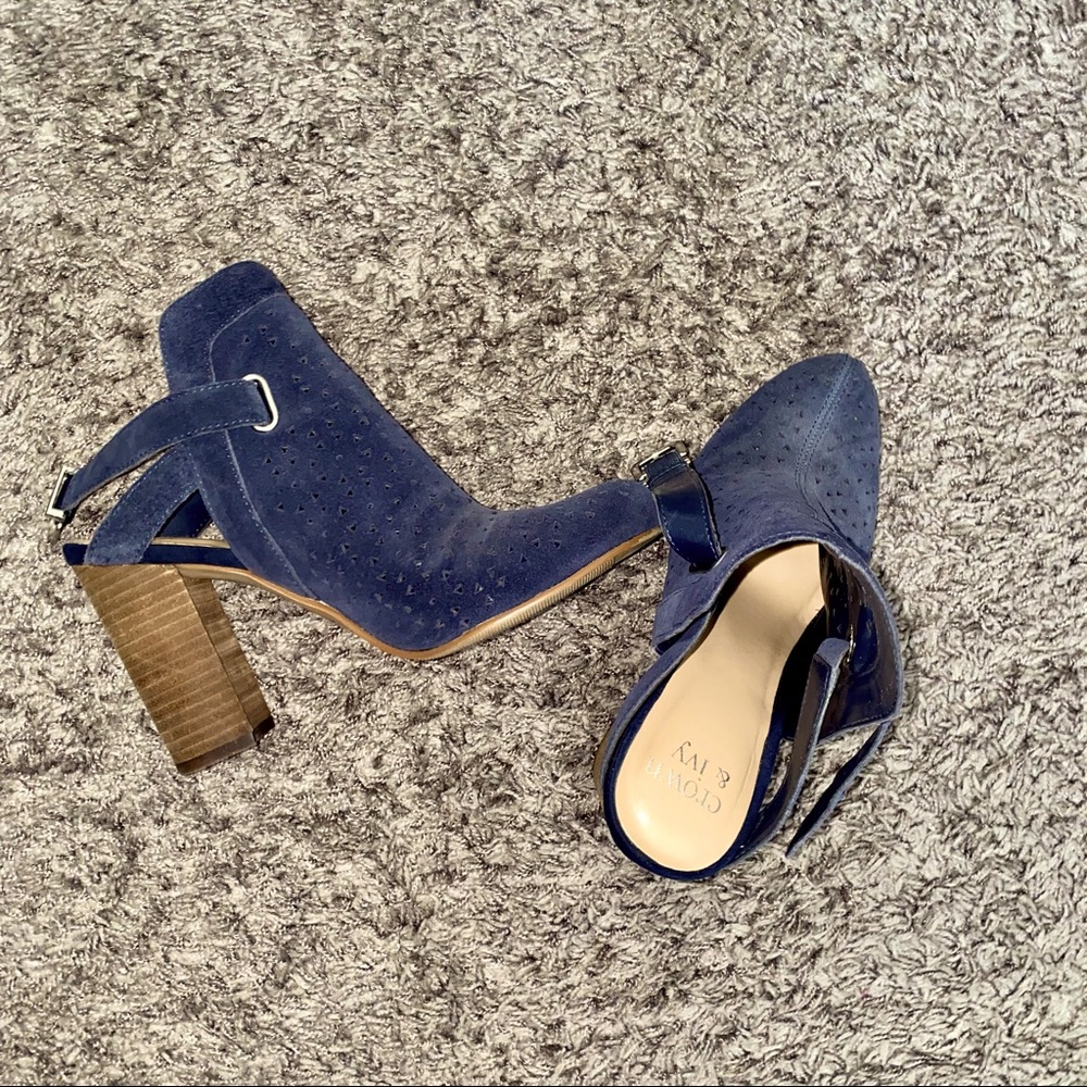 Crown and Ivy Booties